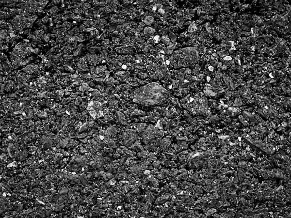 Screened asphalt millings for driveways and surface applications